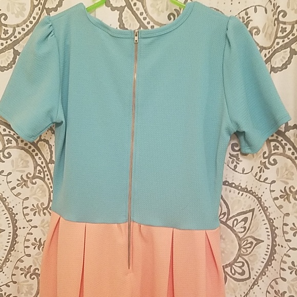 Amelia dress lularoe - Picture 4 of 5